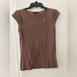 GAP Brown Short Sleeve Lightweight Sweater. Size Medium